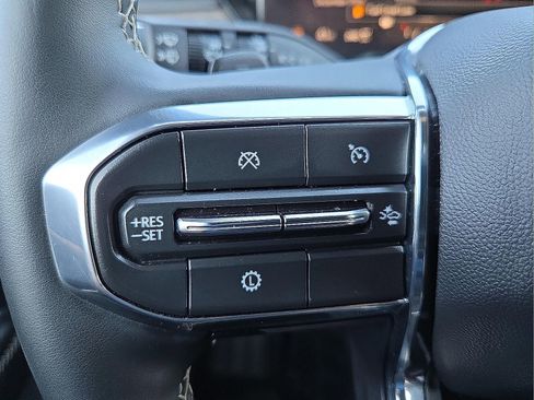 Used 2025 GMC Acadia Denali AWD/4WD image 18