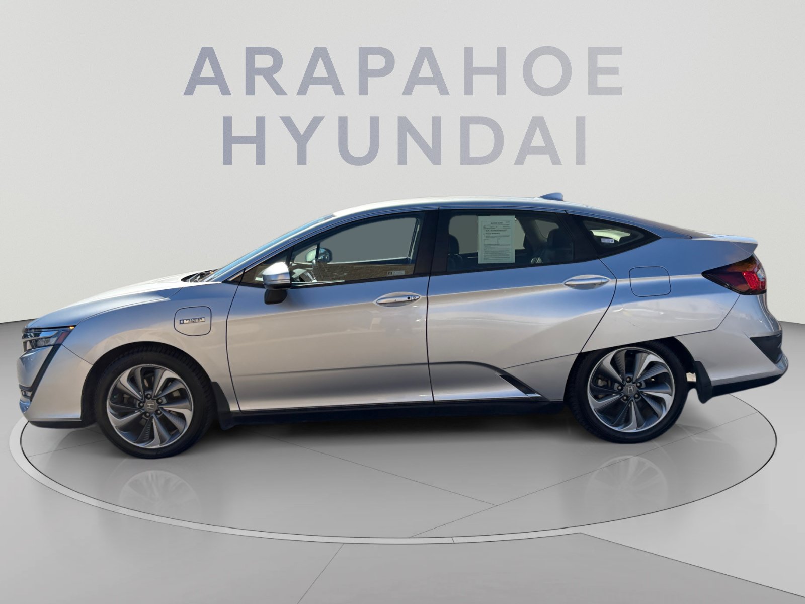 Used 2018 Honda Clarity Touring image 2