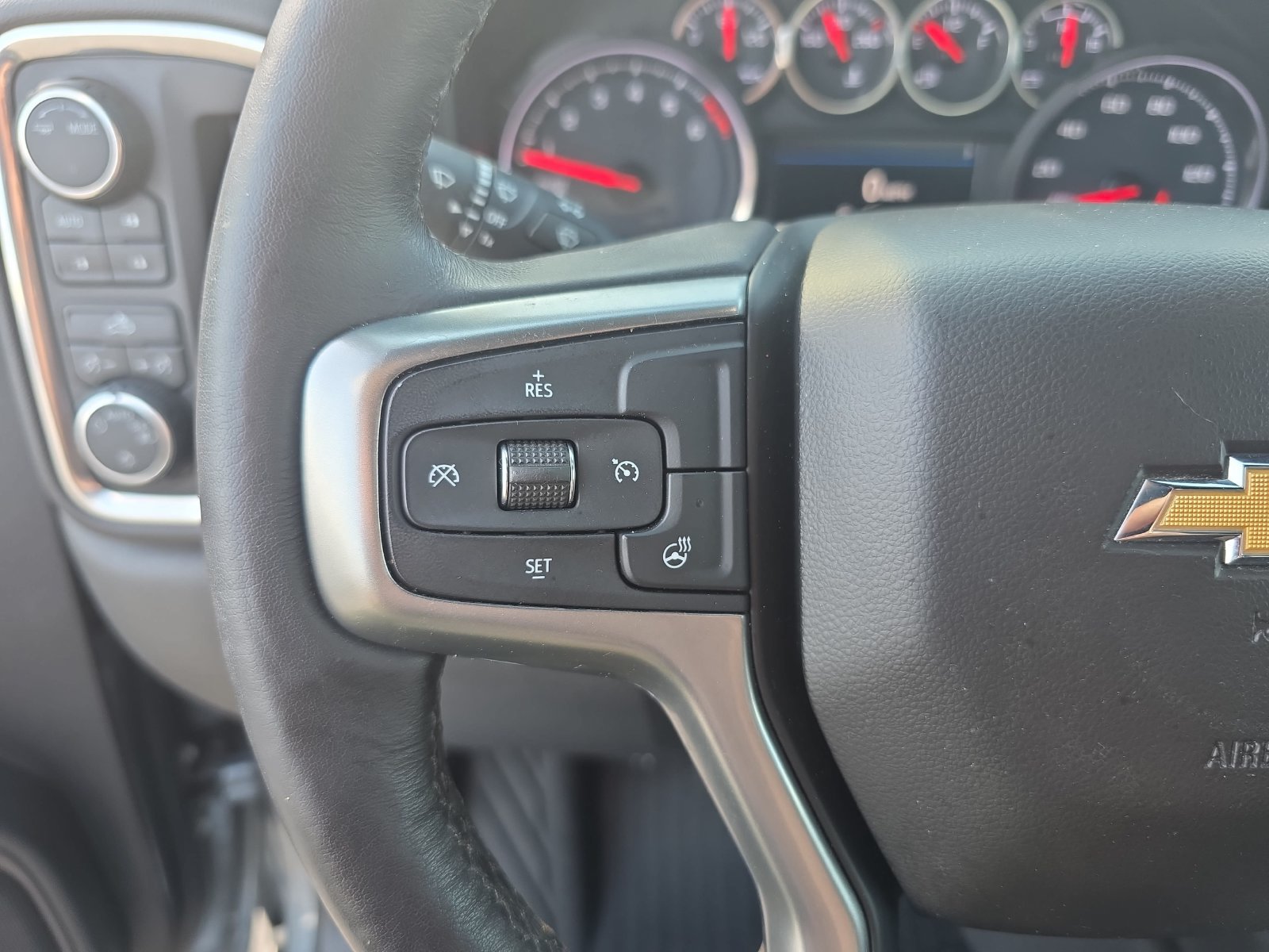 Used 2020 Chevrolet Silverado 1500 LT w/ Texas Edition AWD/4WD image 14