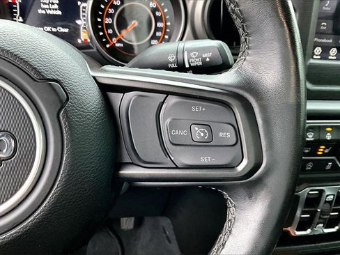 Certified 2022 Jeep Gladiator Sport image 28