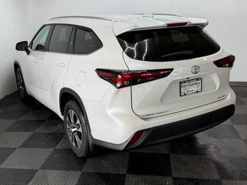 Used 2025 Toyota Highlander XLE AWD/4WD image 7