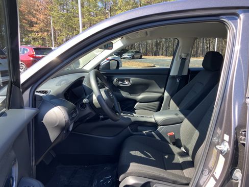 Used 2025 Honda HR-V LX image 15