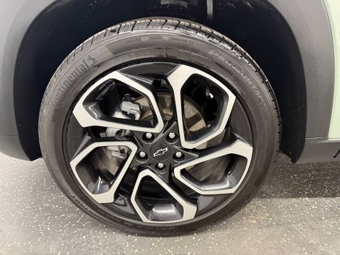 Used 2024 Chevrolet Trax RS w/ Driver Confidence Package image 21