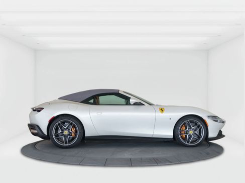 Used 2024 Ferrari Roma Spider image 6