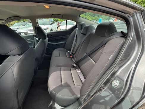 Used 2025 Nissan Altima 2.5 SV FWD image 37