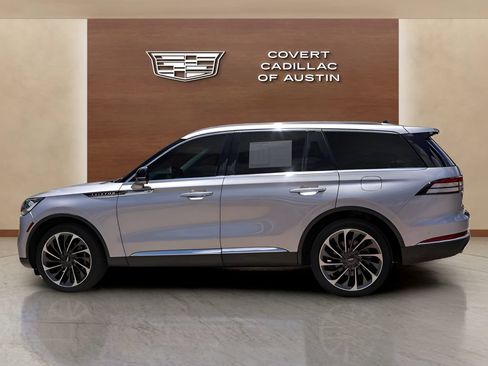 Used 2023 Lincoln Aviator Reserve w/ Equipment Group 201A AWD/4WD image 2