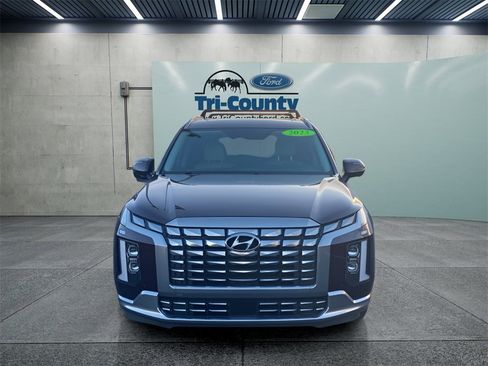Used 2023 Hyundai Palisade Calligraphy image 2