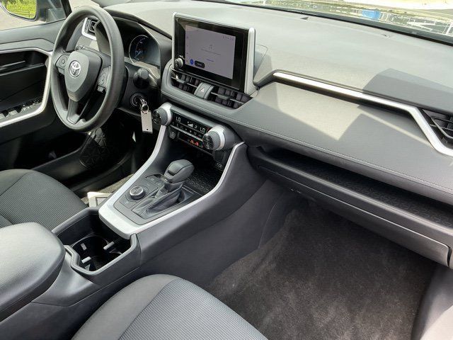 Used 2024 Toyota RAV4 LE AWD/4WD image 20