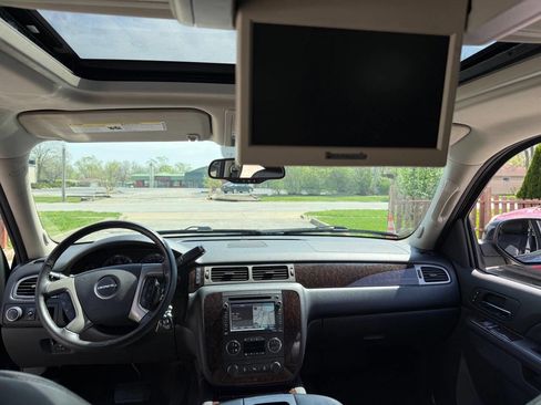 Used 2012 GMC Yukon XL Denali image 21