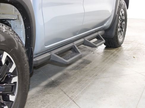 Used 2024 Nissan Frontier PRO-4X w/ Pro Convenience Package image 14