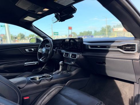 Used 2025 Ford Mustang Premium RWD image 25