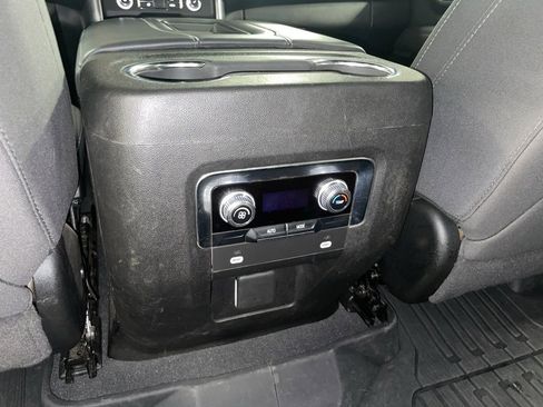 Used 2024 GMC Yukon XL SLE w/ Gmc Pro Safety Plus Package image 24