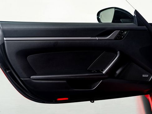 Used 2020 Porsche 911 Carrera 4S w/ Sport Package image 34