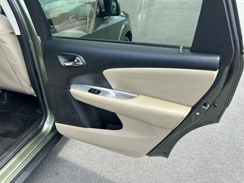 Used 2019 Dodge Journey SE w/ Connectivity Group FWD image 27