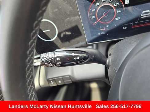 Used 2024 Hyundai Elantra Limited FWD image 27