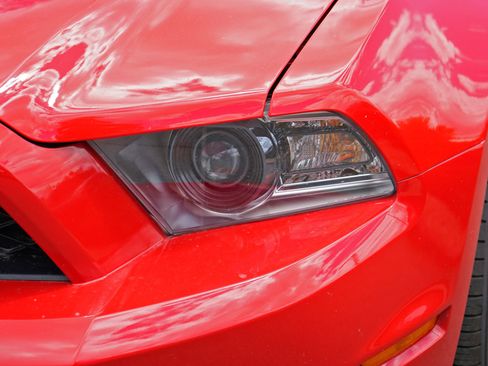 Used 2012 Ford Mustang Shelby GT500 w/ SVT Performance Pkg RWD image 4