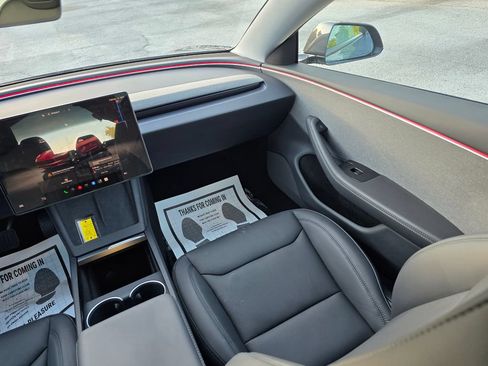 Used 2025 Tesla Model 3 Long Range RWD image 38