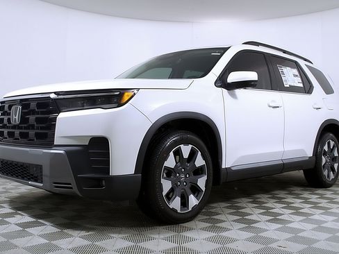New 2026 Honda Pilot Elite image 2