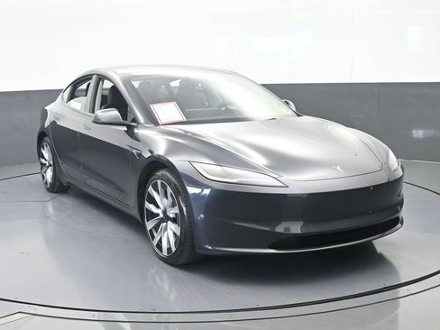 Used 2025 Tesla Model 3 Long Range RWD image 9