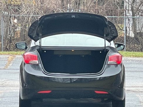 Used 2012 Hyundai Elantra GLS image 22