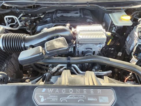 Used 2022 Jeep Wagoneer Series III w/ Premium Group I AWD/4WD image 30
