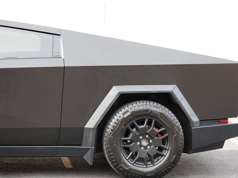 Used 2024 Tesla Cybertruck AWD Crew Cab image 11