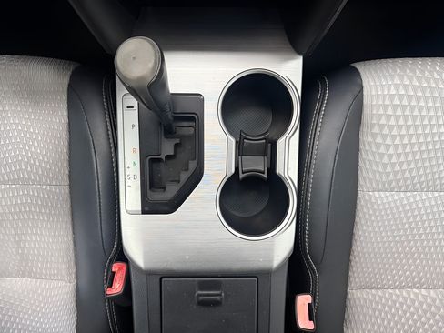 Used 2012 Toyota Camry SE FWD image 21