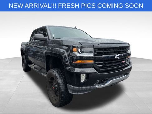 Used 2017 Chevrolet Silverado 1500 LT w/ All Star Edition image 2