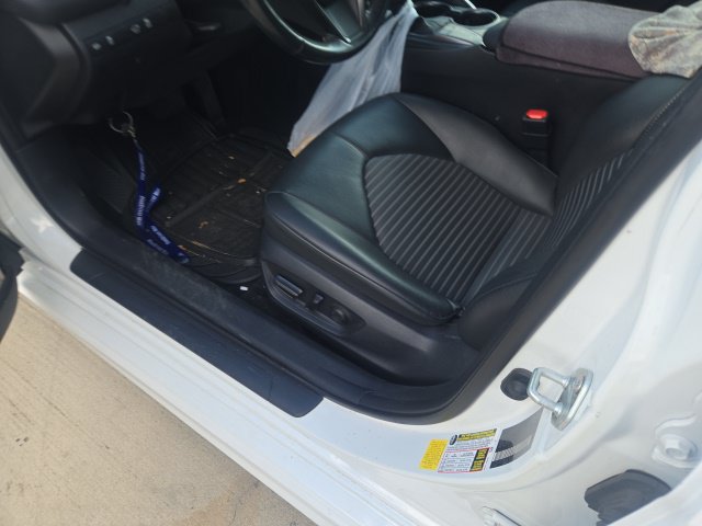 Used 2023 Toyota Camry SE FWD image 7