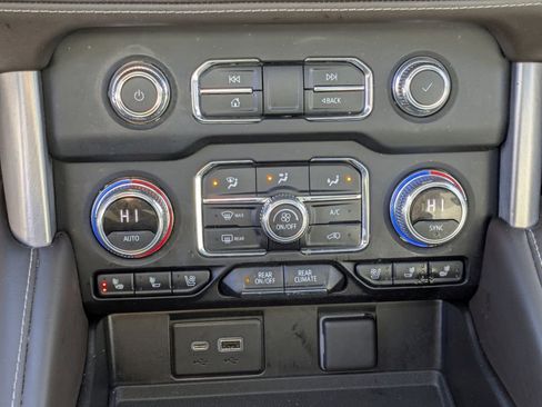 Certified 2022 GMC Yukon XL SLT w/ SLT Premium Package image 24