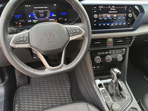 Used 2023 Volkswagen Taos SE image 17