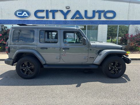 Used 2021 Jeep Wrangler Unlimited Sahara AWD/4WD image 3