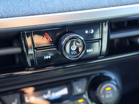 New 2026 Nissan Kicks SV image 13