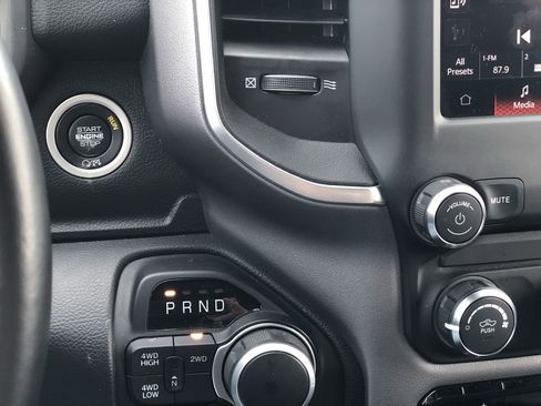 Used 2024 RAM 2500 Big Horn w/ Bed Utility Group image 18