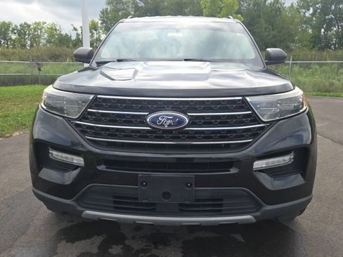 Certified 2020 Ford Explorer XLT w/ Equipment Group 202A AWD/4WD image 3