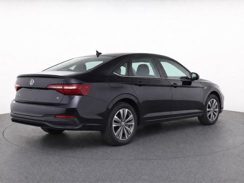 Used 2024 Volkswagen Jetta SE FWD image 6