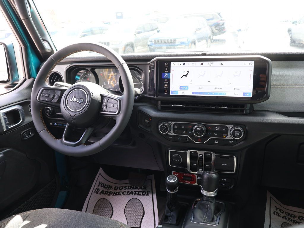 Used 2024 Jeep Wrangler Unlimited AWD/4WD image 12