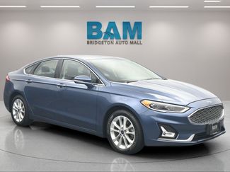 Used 2019 Ford Fusion Energi Titanium FWD video 1