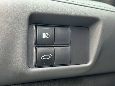Used 2023 Toyota Highlander XLE AWD/4WD image 15