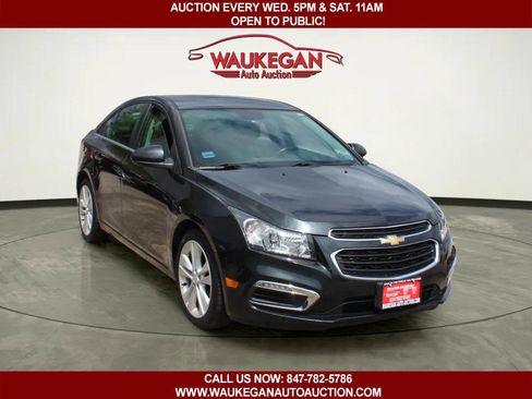 Used 2015 Chevrolet Cruze LTZ FWD image 3