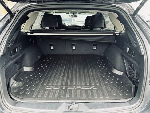 Used 2023 Subaru Outback Limited image 10