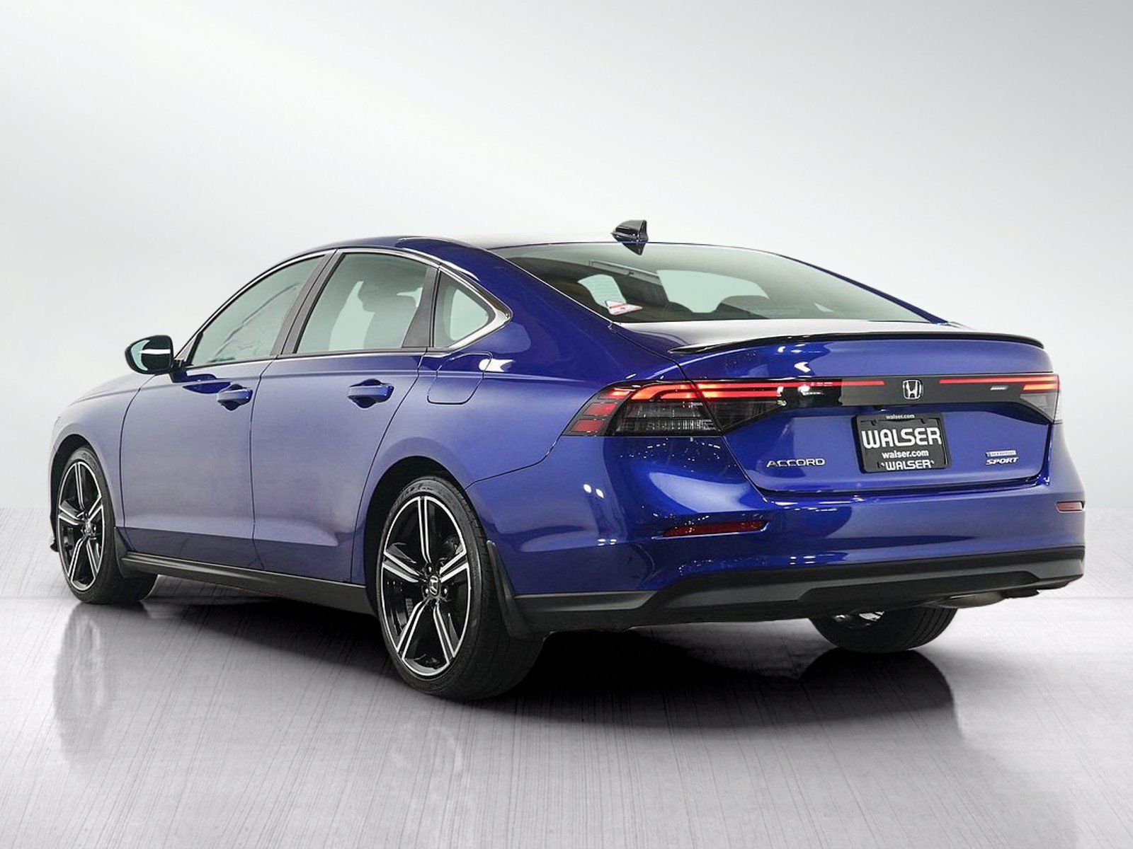 Used 2023 Honda Accord Sport image 3