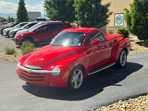 Used 2005 Chevrolet SSR w/ Preferred Equipment Group RWD image 29