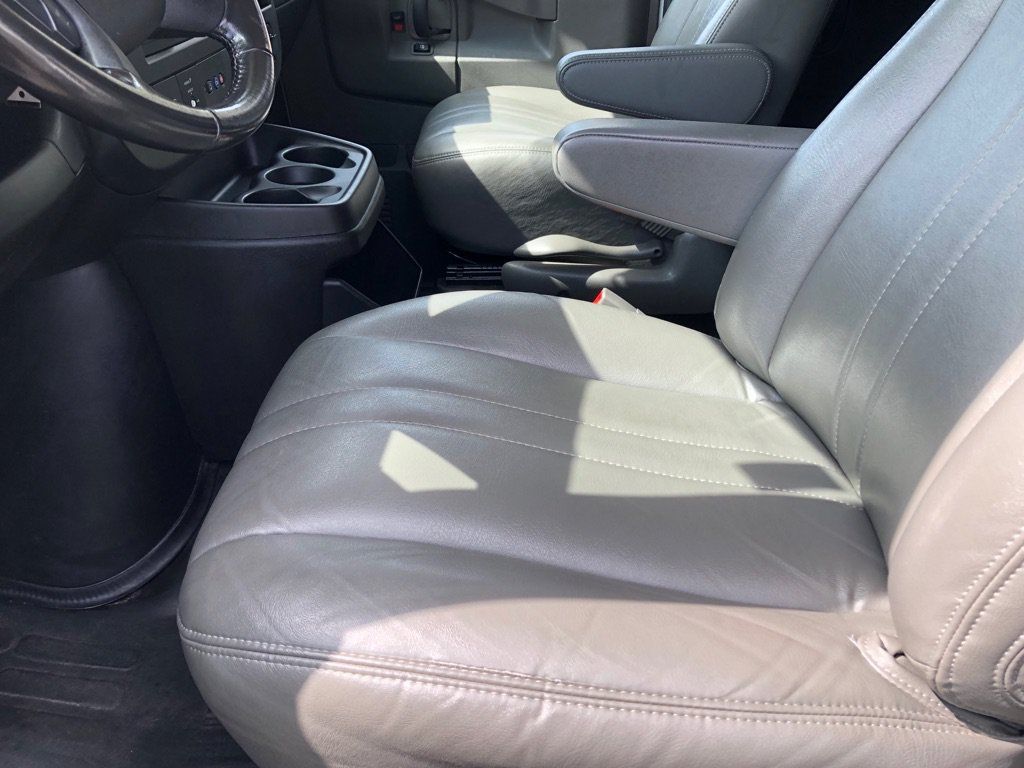 Used 2023 GMC Savana 2500 Extended w/ Driver Convenience Package RWD image 18