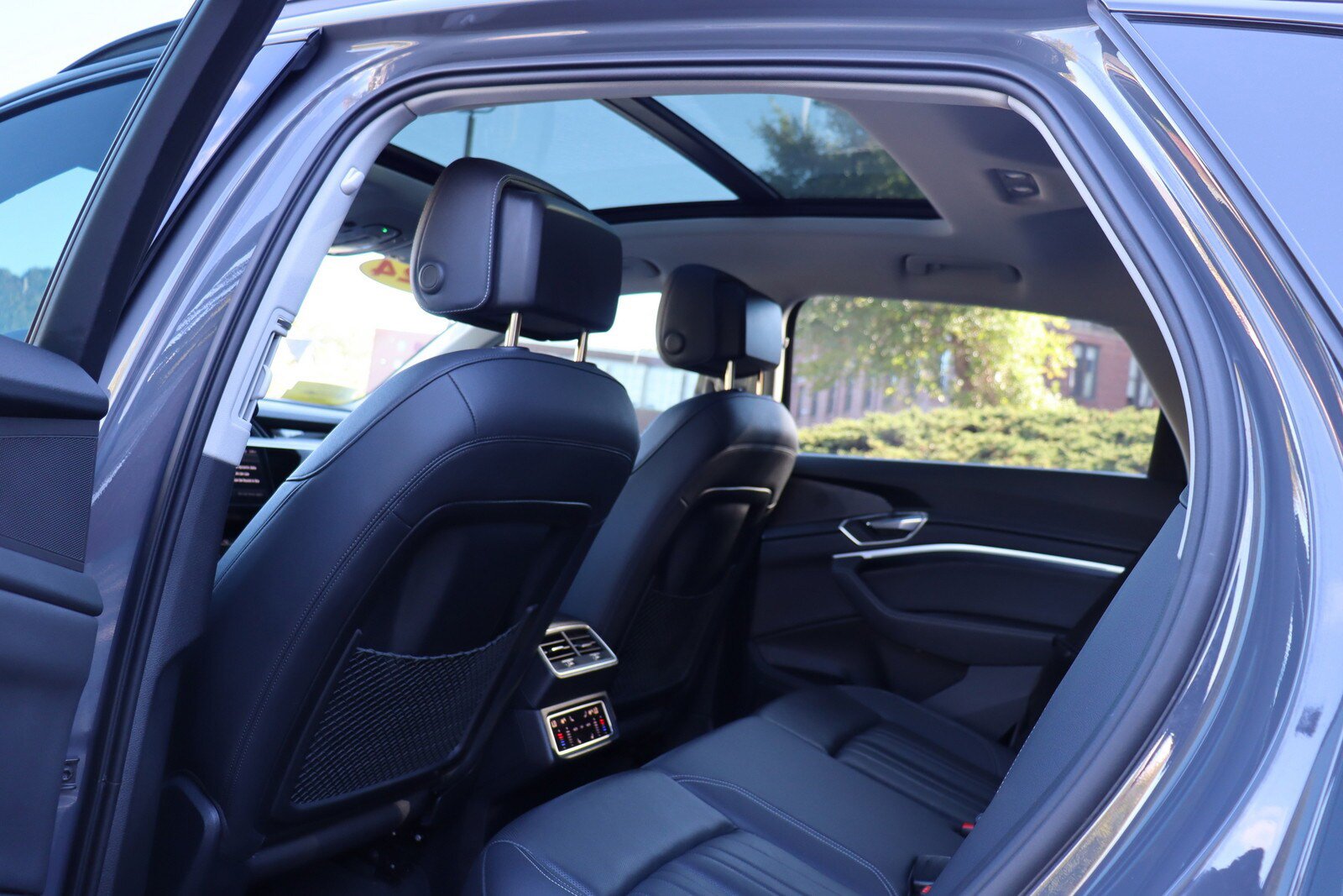 Used 2024 Audi Q8 e-tron Premium Plus AWD/4WD image 13