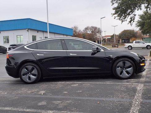Used 2019 Tesla Model 3 Standard Range Plus image 4