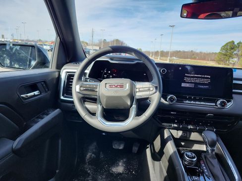 New 2026 GMC Canyon Elevation image 9