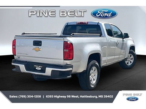 Used 2018 Chevrolet Colorado W/T w/ WT Convenience Package RWD image 11