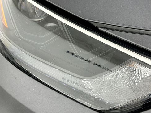 Used 2023 Toyota Highlander XLE image 9