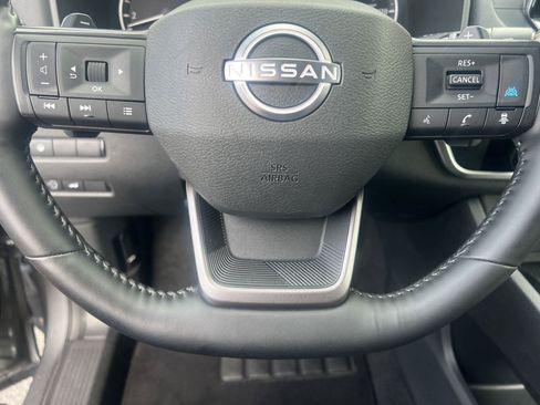 Certified 2025 Nissan Rogue SV AWD/4WD image 10